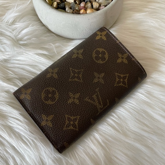 LOUIS VUITTON BIFOLD MONOGRAM WALLET - Picture 4 of 16